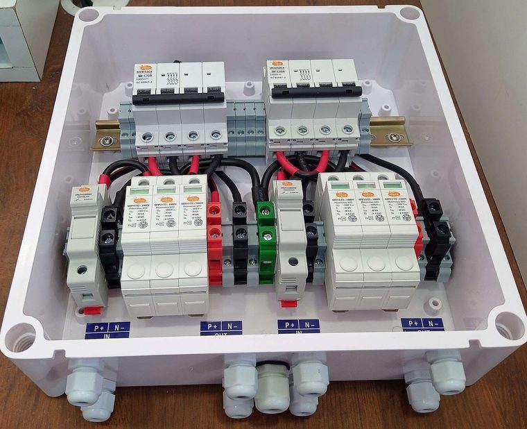 DCDB Solar String Combiner Box